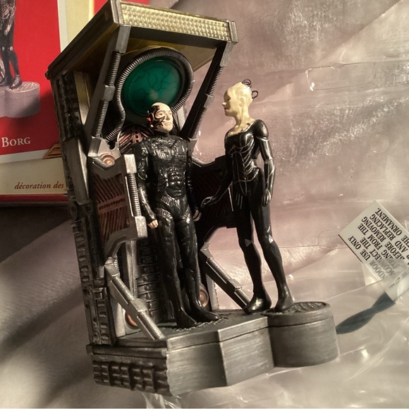 Hallmark Locutus of Borg vintage ornament. NIB - Picture 8 of 13